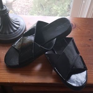 SimplyVera by VeraWang Black Sandals